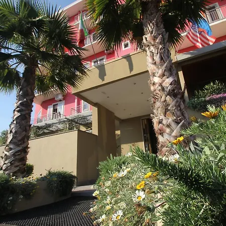 Hotel Carosello 3*